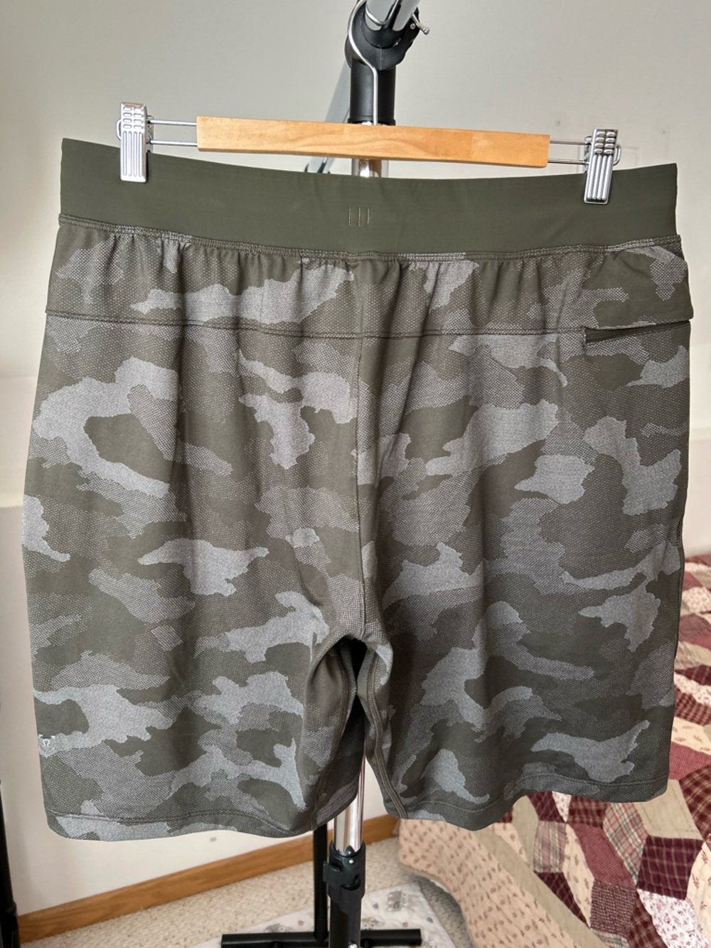 Lululemon T.H.E. Shorts XL - Picture 2 of 7